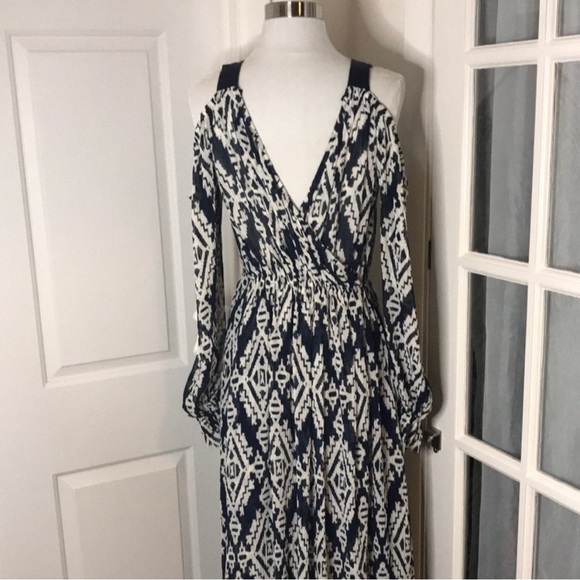 Tory Burch Wrap Around Maxi Dress in Navy/White Tapestry Geo Print - Picture 8 of 13
